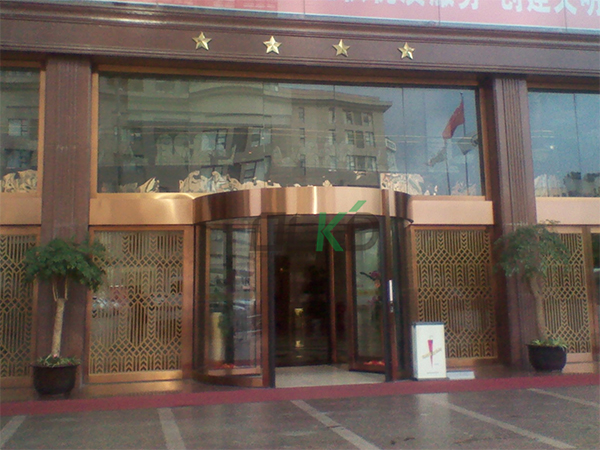 歐蘭凱盾工程案例遂寧明星康年大酒店位于遂寧市開發區明月路，2002年10月19日開業，樓高28層，共有客房總數248間套。
